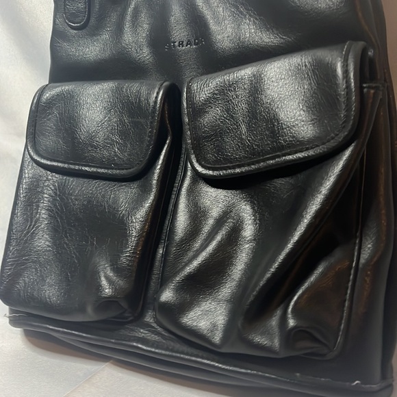 Strada Women’s Purse, Black Leather, Zip and Snap pockets, Cute Look! Excellent! - Picture 4 of 9